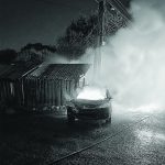 a intrat cu masina in stalp
